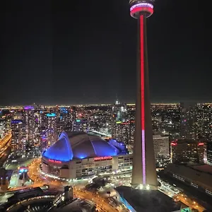 https://two-bd-cn-tower-and-lake-ontario-view.hotelstorontoontario.org